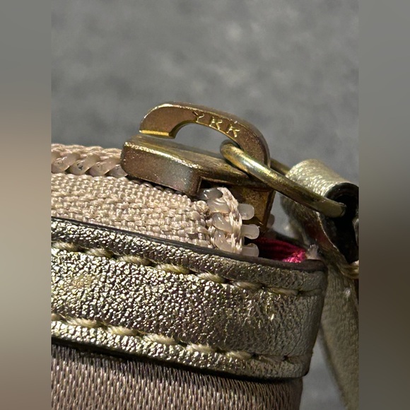 Coach Poppy Monogram iPad / Tablet Protective Sleeve - Picture 8 of 13